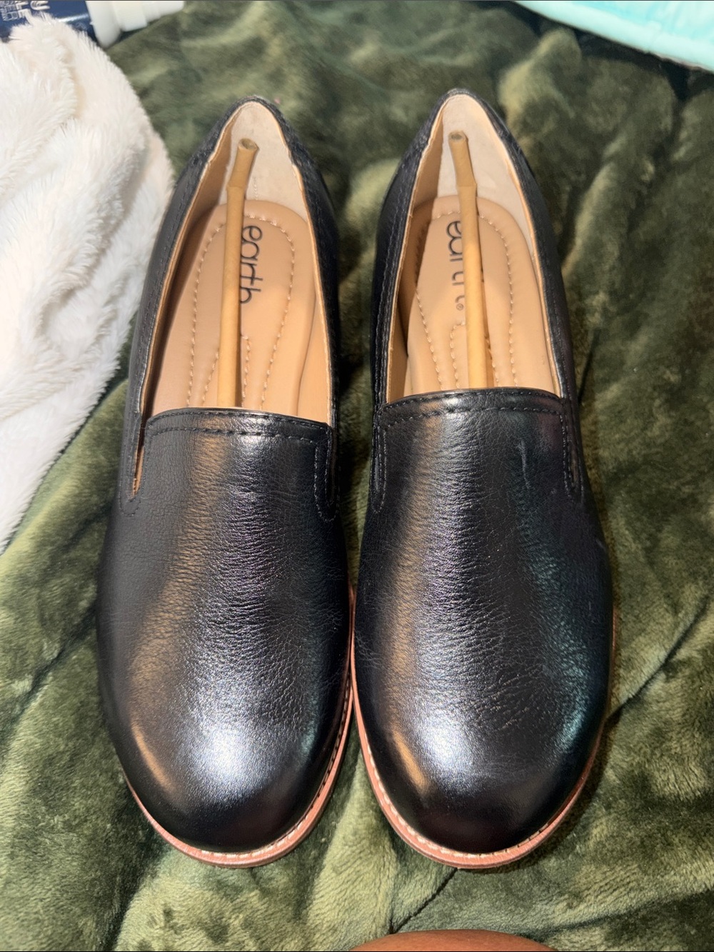 Earth Black Leather Loafers